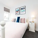 Nyaraló - Trafalgar - 4 Bedroomed House - Free Parking *