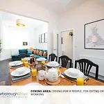 - Trafalgar - 4 Bedroomed House - Free Parking Scarborough