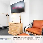 - Trafalgar - 4 Bedroomed House - Free Parking * Scarborough