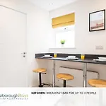 Nyaraló - Trafalgar - 4 Bedroomed House - Free Parking