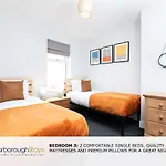 - Trafalgar - 4 Bedroomed House - Free Parking Nyaraló *