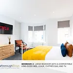 - Trafalgar - 4 Bedroomed House - Free Parking Scarborough