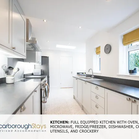 - Trafalgar - 4 Bedroomed House - Free Parking Σπίτι διακοπών
