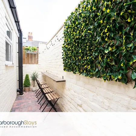 Σπίτι διακοπών - Trafalgar - 4 Bedroomed House - Free Parking Σκάρμπορο