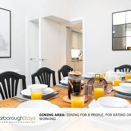 - Trafalgar - 4 Bedroomed House - Free Parking