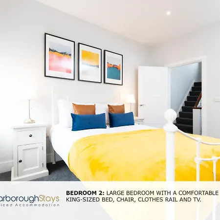 - Trafalgar - 4 Bedroomed House - Free Parking Holiday home *