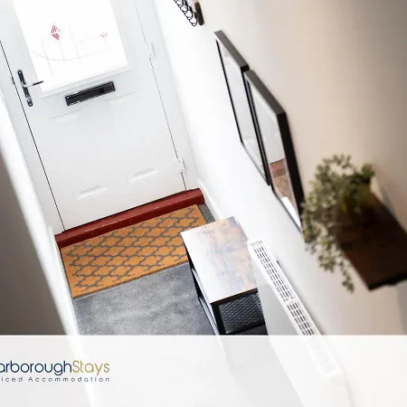 Holiday home - Trafalgar - 4 Bedroomed House - Free Parking