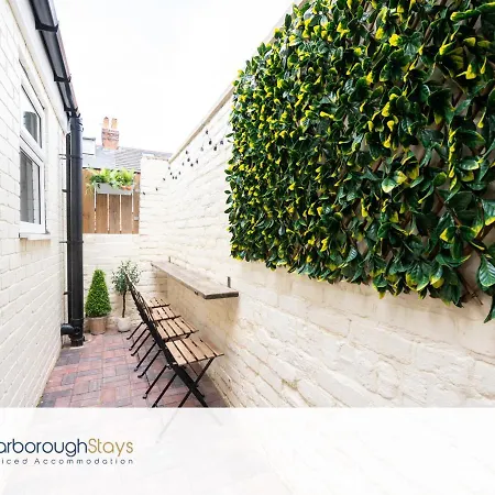 Сasa de vacaciones - Trafalgar - 4 Bedroomed House - Free Parking Scarborough