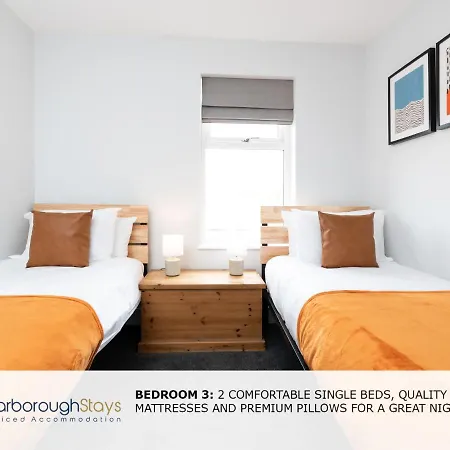 Hébergement de vacances - Trafalgar - 4 Bedroomed House - Free Parking Scarborough