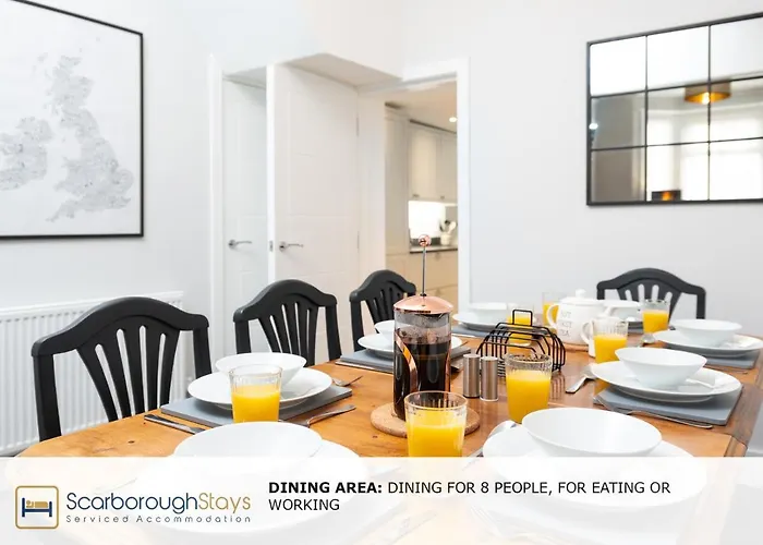 - Trafalgar - 4 Bedroomed House - Free Parking