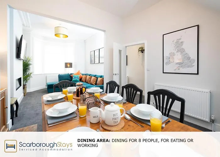 - Trafalgar - 4 Bedroomed House - Free Parking Scarborough