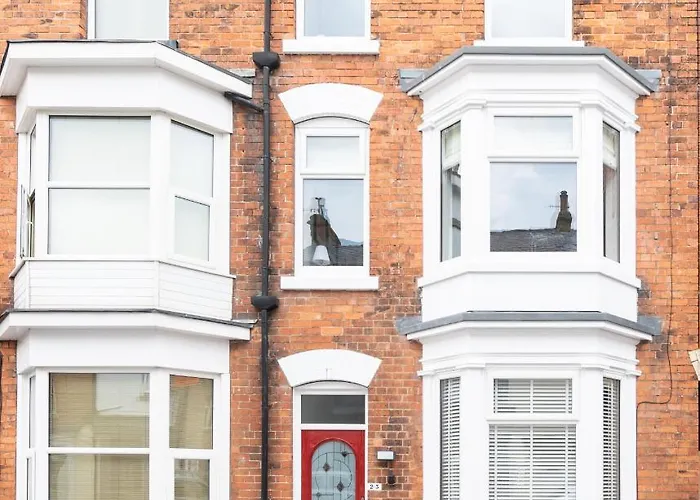 Hébergement de vacances - Trafalgar - 4 Bedroomed House - Free Parking