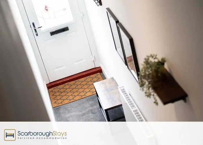 Hébergement de vacances - Trafalgar - 4 Bedroomed House - Free Parking