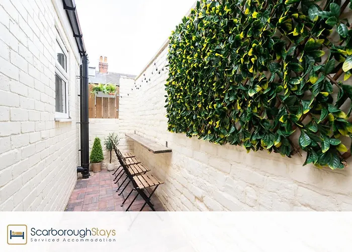 Hébergement de vacances - Trafalgar - 4 Bedroomed House - Free Parking Scarborough