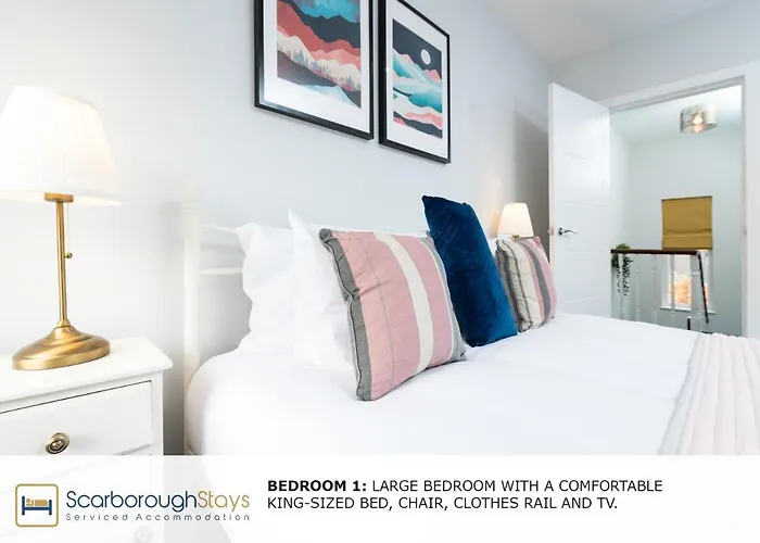 Hébergement de vacances - Trafalgar - 4 Bedroomed House - Free Parking