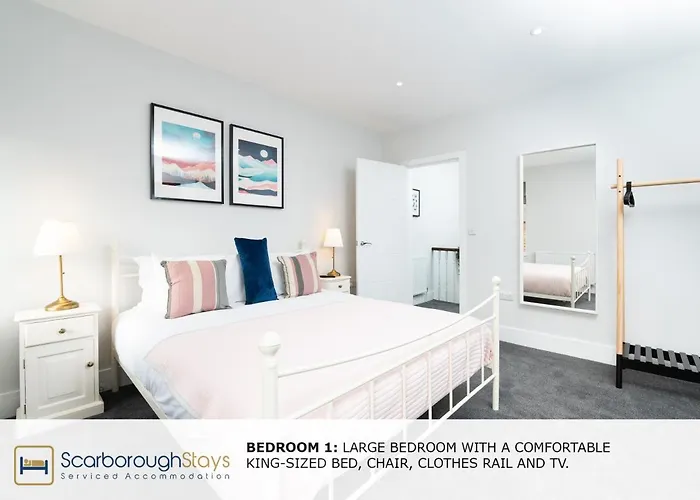 - Trafalgar - 4 Bedroomed House - Free Parking Scarborough