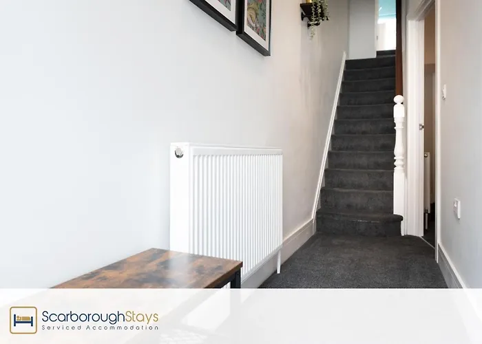 - Trafalgar - 4 Bedroomed House - Free Parking