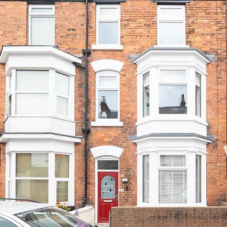 Nyaraló - Trafalgar - 4 Bedroomed House - Free Parking