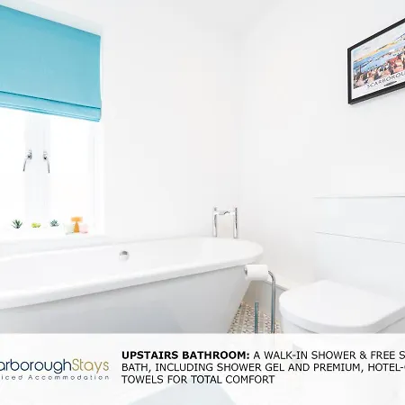 - Trafalgar - 4 Bedroomed House - Free Parking Scarborough